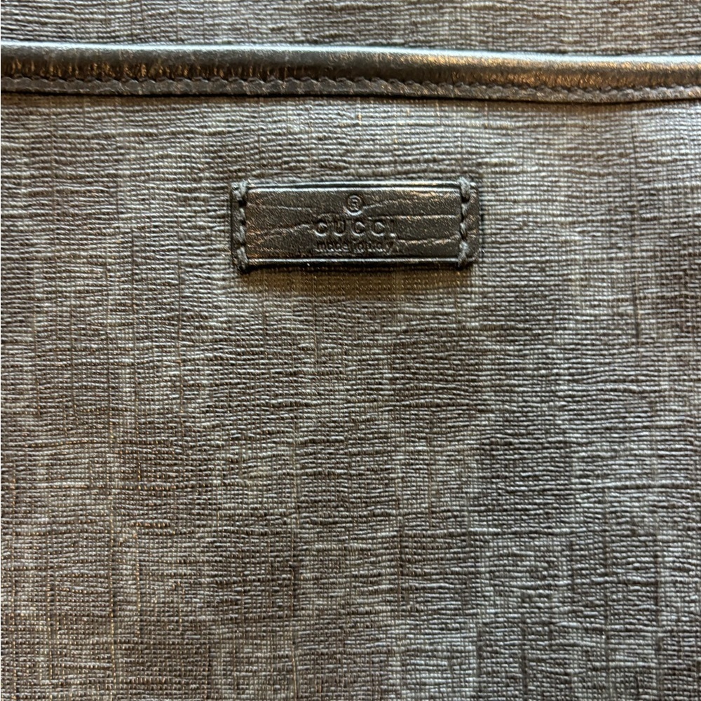 Gucci Supreme Gray and Black Monogram Messenger Bag with Black Strap - Picture 4 of 8